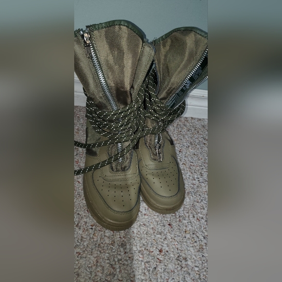 Nike Shoes - Nike air force 1 high